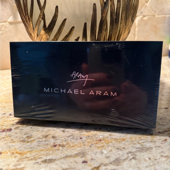 New with box Twist Gold color Michael Aram Mezuzah - Picture 2 of 4